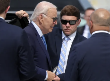 拜登确诊新冠，返回特拉华州隔离